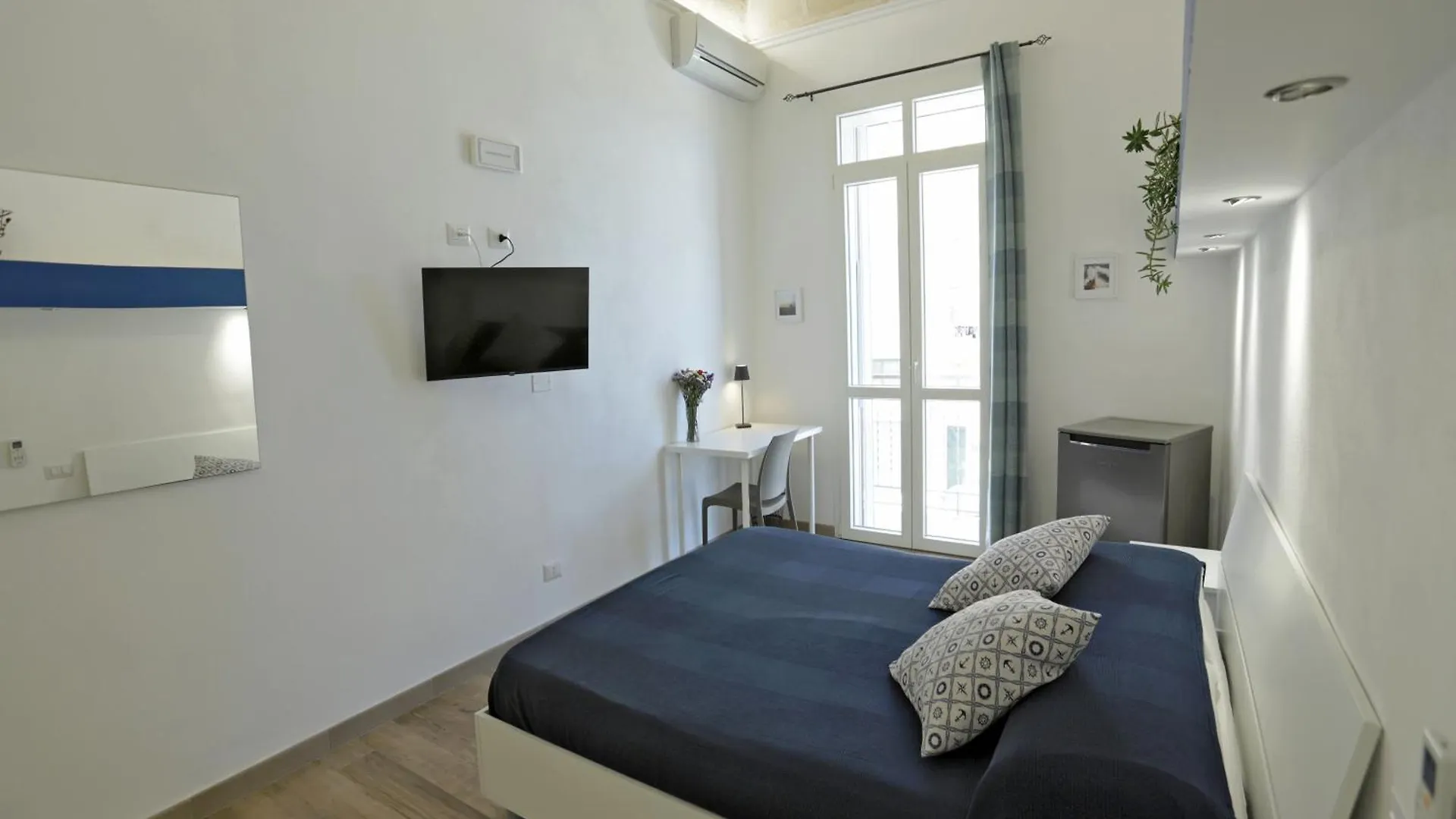 Sea View Teti Rooms & Apts Trapani 2*,  Italia